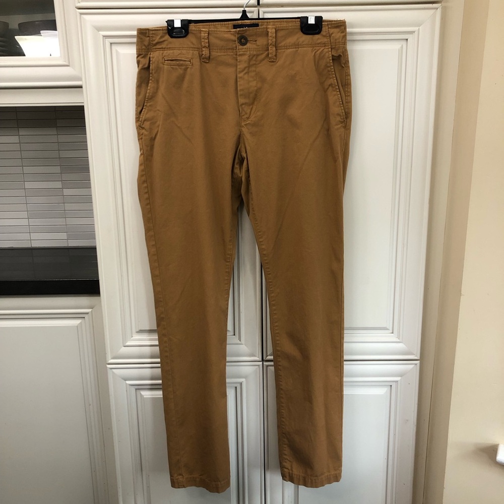 American Eagle men’s skinny fit chino pants